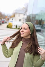 Load image into Gallery viewer, Harvest Navah Wig Custom Bandfall
