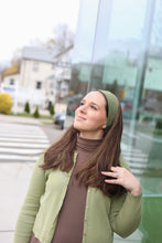 Load image into Gallery viewer, Harvest Navah Wig Custom Bandfall
